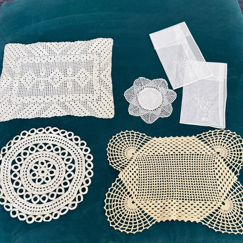 Vintage Crochet‎ Lace Doilies Set 4 Handcrafted Floral Embroidered Handkerchiefs